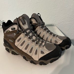 Oboz Womens Sawtooth Hiking Boots size 10